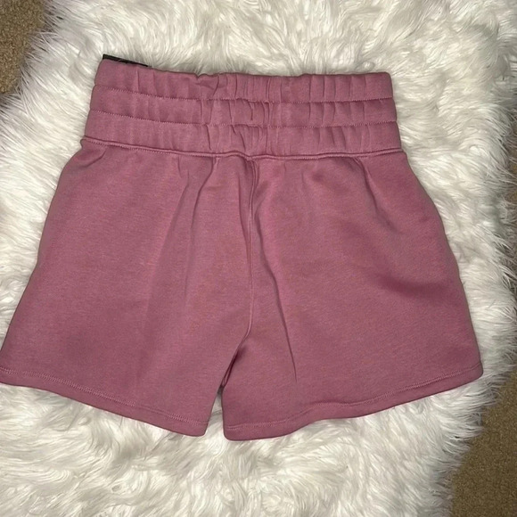 Under Armour NWT Essential Fleece Short 4” Size XS - Picture 9 of 9
